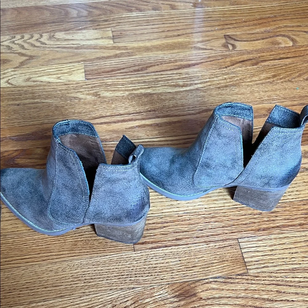 Not Rated distressed metallic